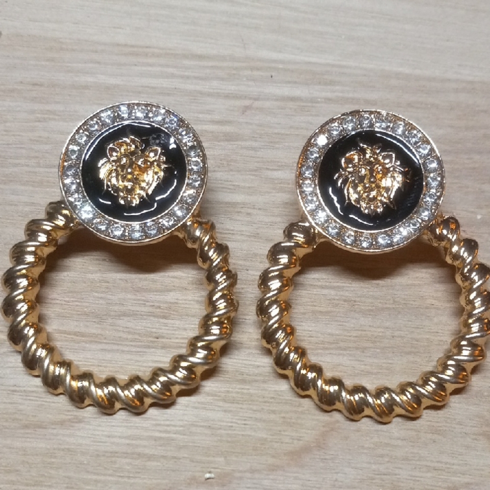 Elegant Gold and Black Lion Earrings